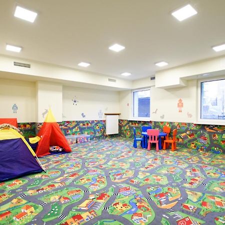 Apple Green Apartments Познан Екстериор снимка