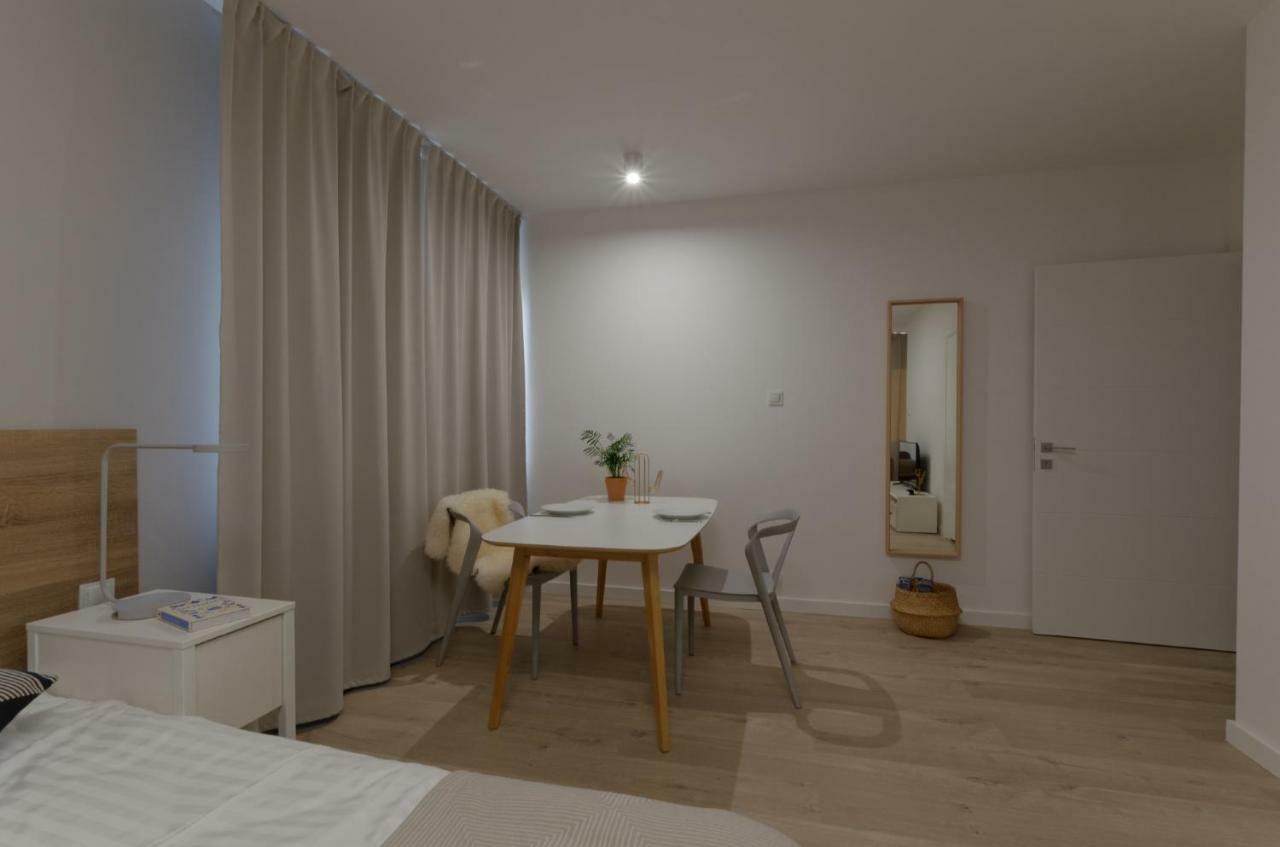 Apple Green Apartments Познан Екстериор снимка