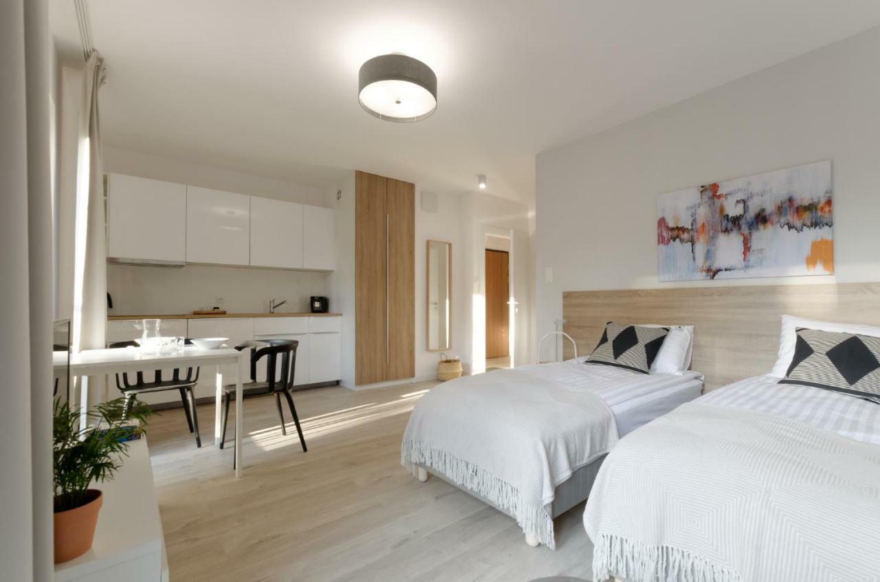 Apple Green Apartments Познан Екстериор снимка