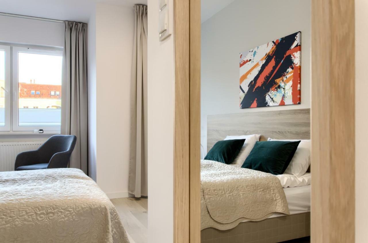 Apple Green Apartments Познан Екстериор снимка