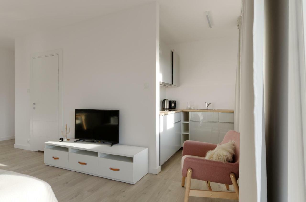 Apple Green Apartments Познан Екстериор снимка